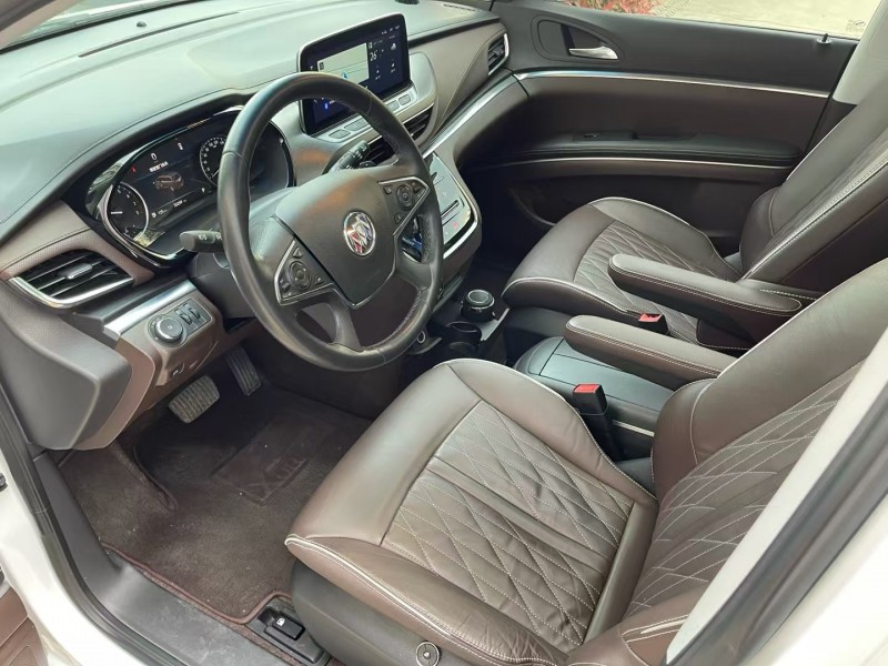 济宁22年别克GL85