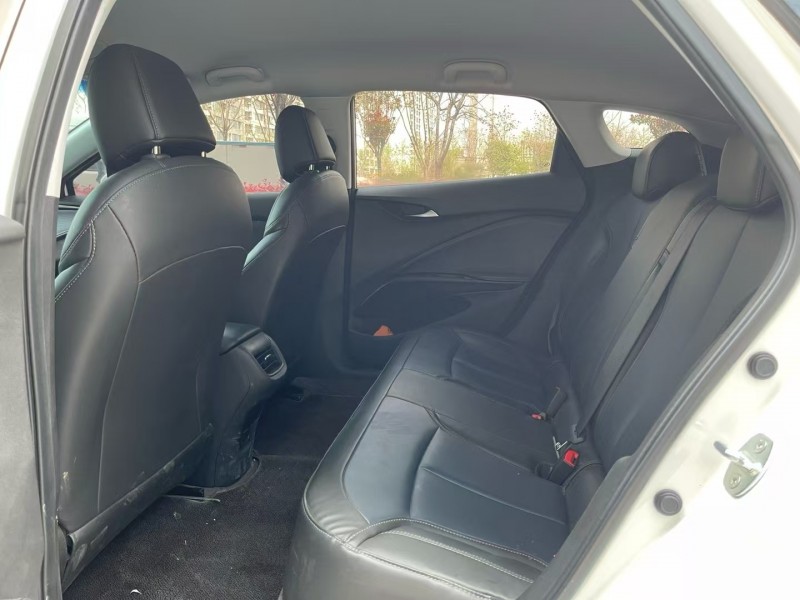 济宁24年别克微蓝4