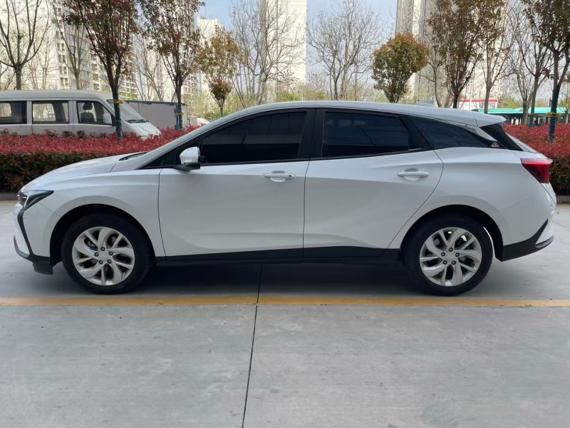 济宁24年别克微蓝8