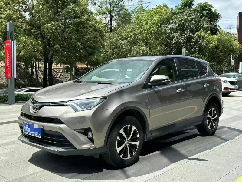 广州19年丰田RAV4荣放3