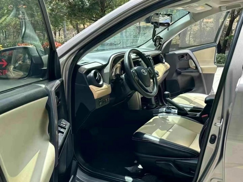 广州19年丰田RAV4荣放5