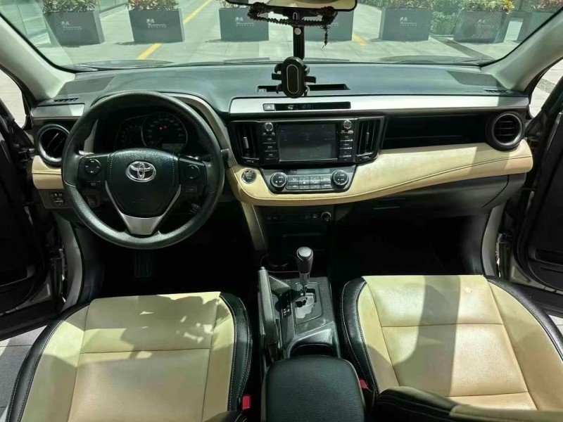 广州19年丰田RAV4荣放6
