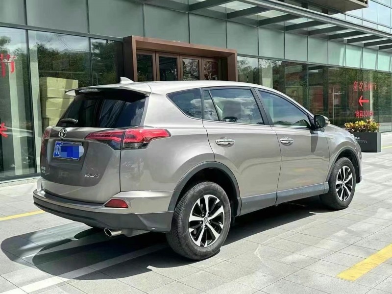 广州19年丰田RAV4荣放7