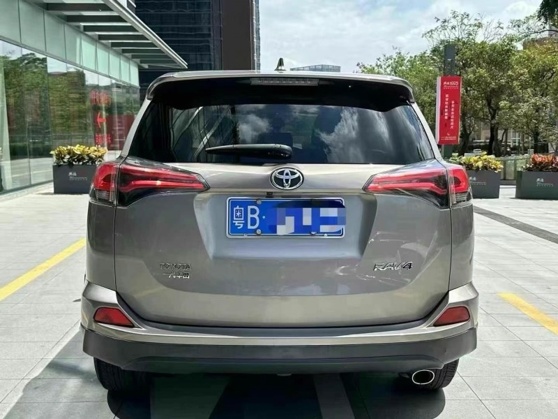 广州19年丰田RAV4荣放9