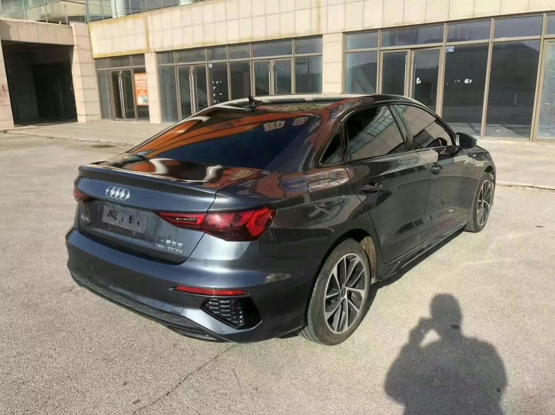 济宁23年奥迪A38