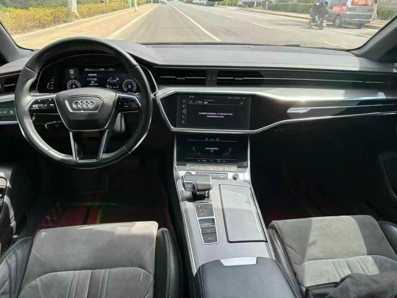 济宁21年奥迪A6L4