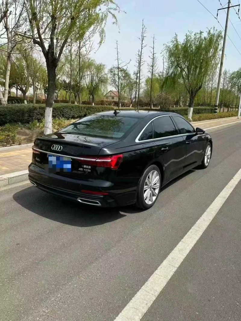 济宁21年奥迪A6L8
