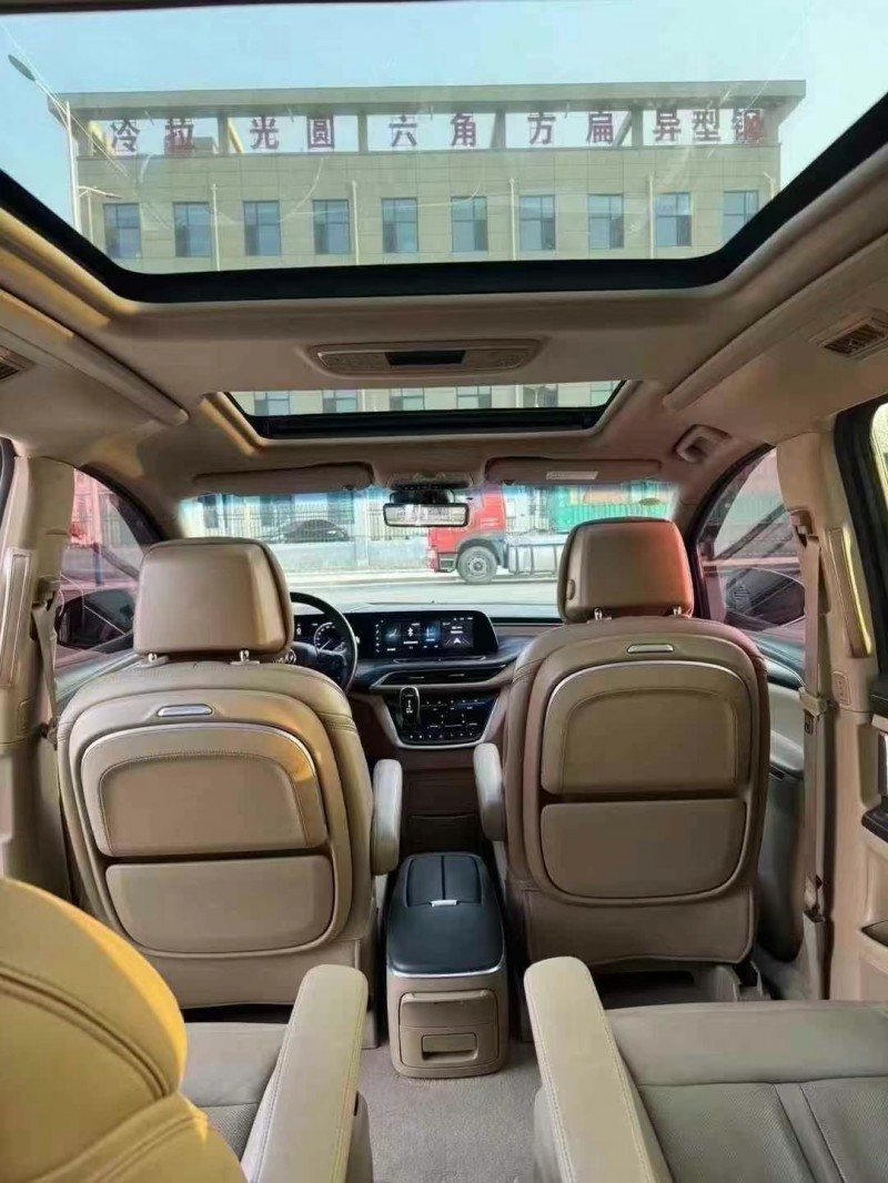 济宁21年别克GL84