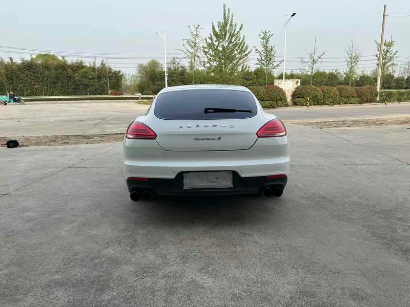 徐州14年保時捷帕拉梅拉9