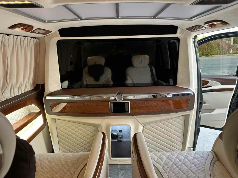 徐州21年奔驰威霆5