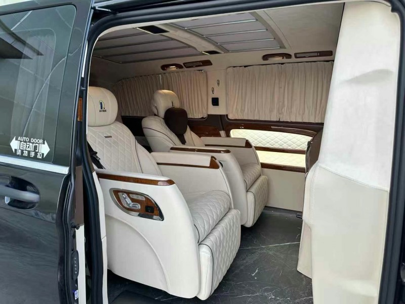 徐州21年奔驰威霆7
