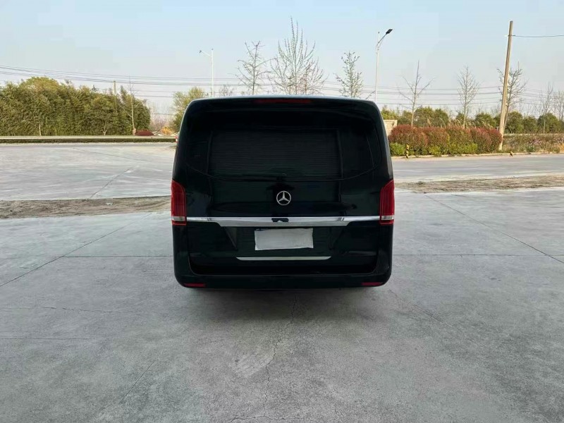 徐州21年奔驰威霆9