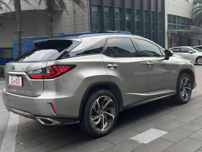 广州18年雷克萨斯RX8