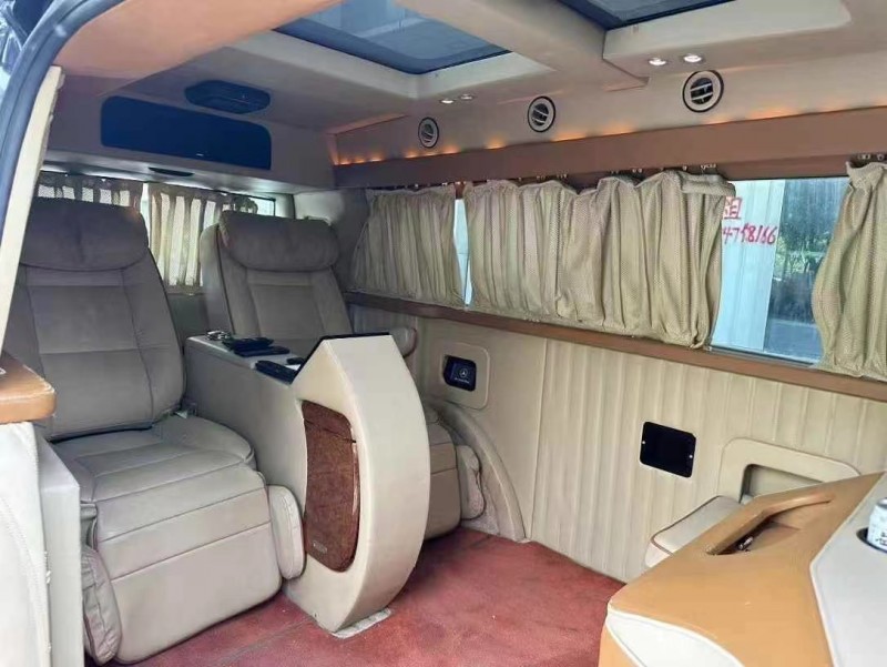 济宁13年奔驰威霆4