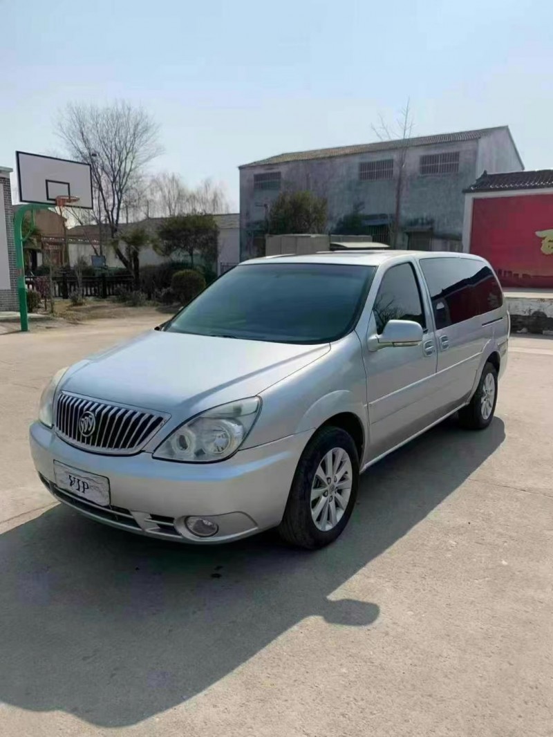 徐州13年别克GL82