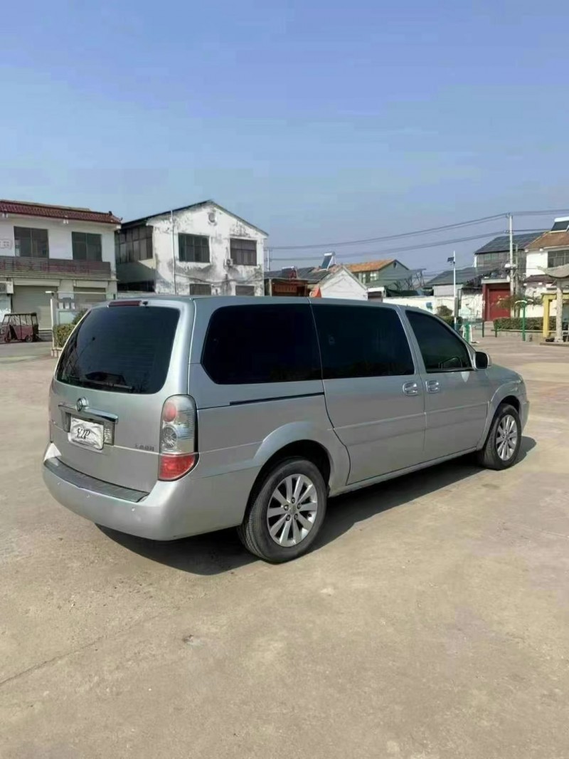 徐州13年别克GL88