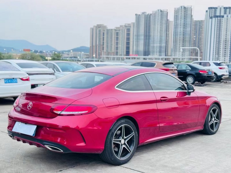 广州17年奔驰C8
