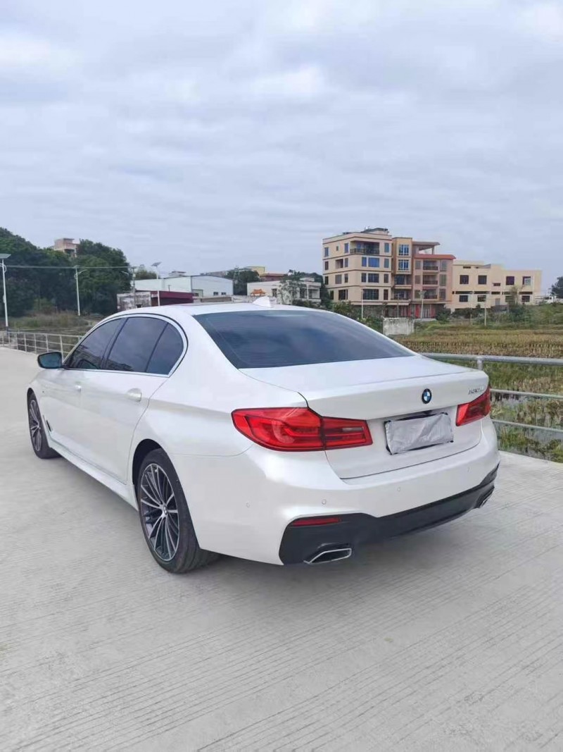 广州20年宝马5系8