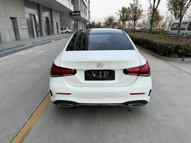 济宁21年奔驰A9