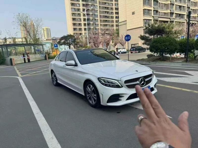 济宁19年奔驰C3