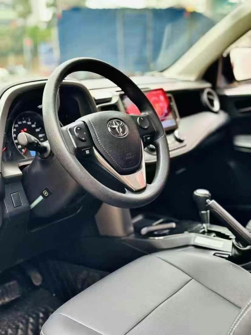 东莞17年丰田RAV44