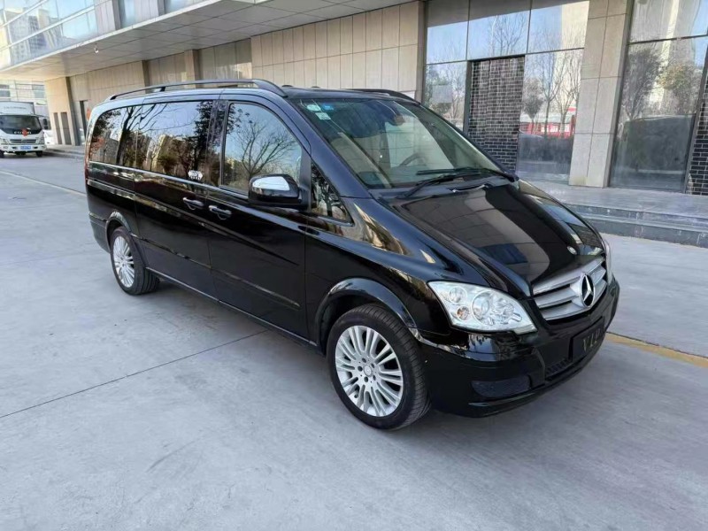 济宁13年奔驰唯雅诺2