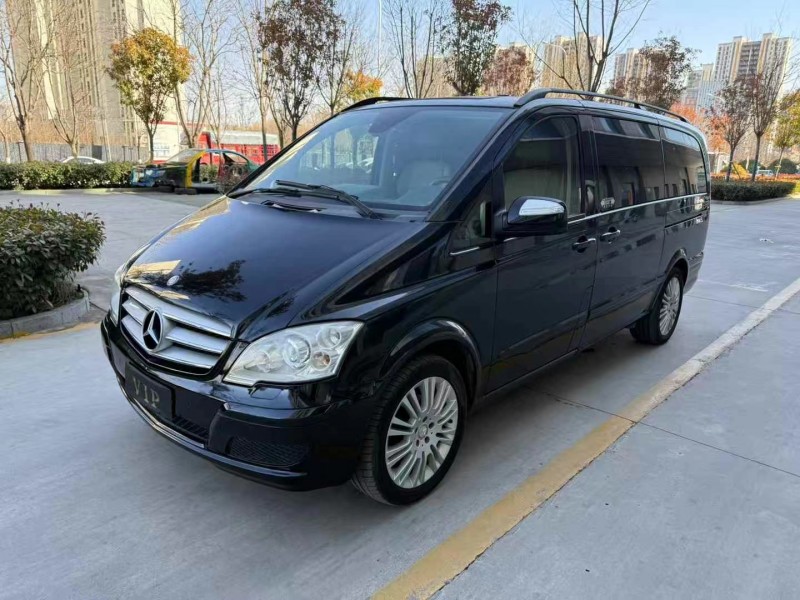 济宁13年奔驰唯雅诺3