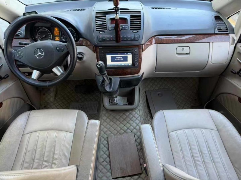 济宁13年奔驰唯雅诺4