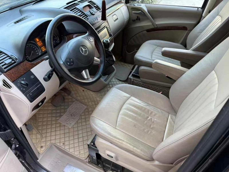 济宁13年奔驰唯雅诺6