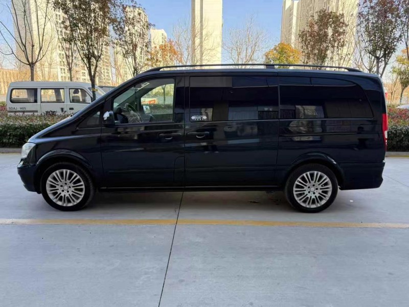 济宁13年奔驰唯雅诺8