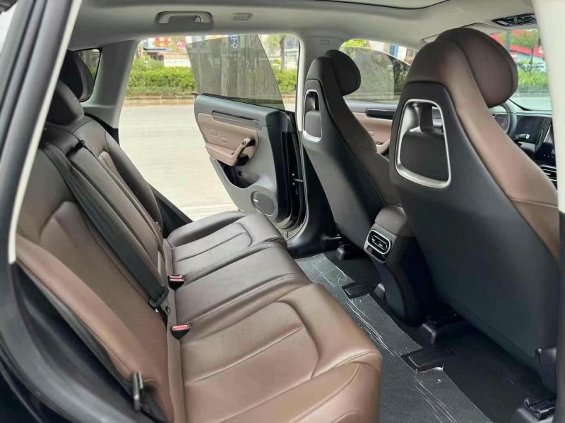 廣州24年零跑汽車C116