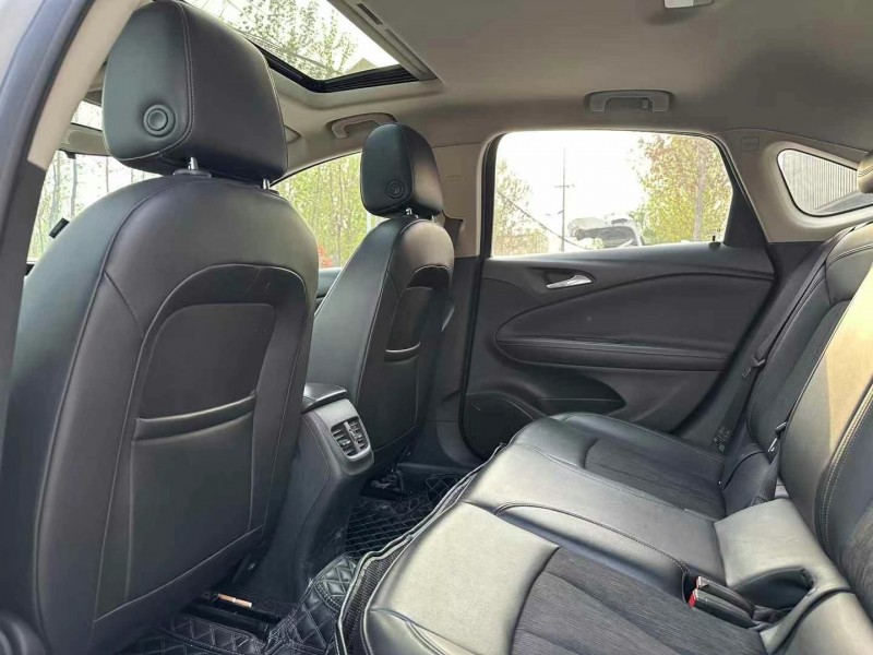 徐州16年别克威朗5