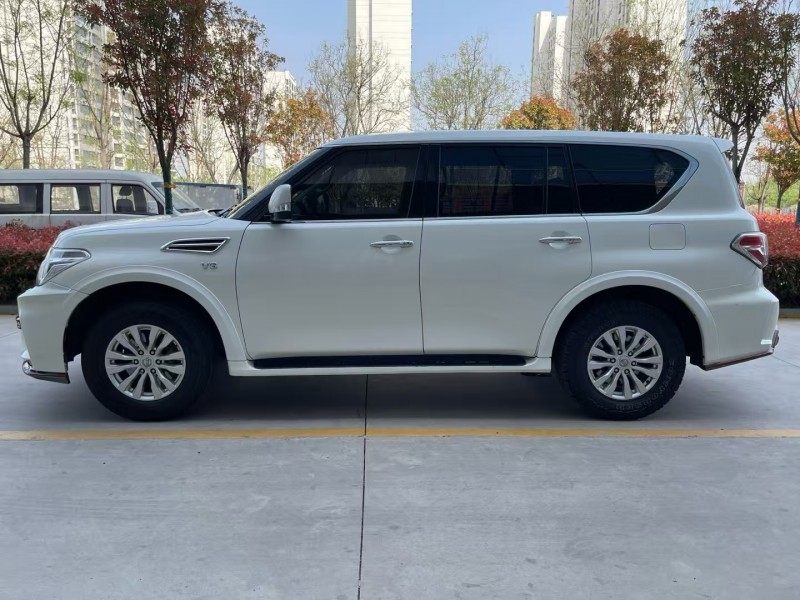 濟寧18年日產途樂8