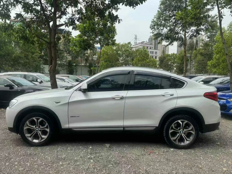 广州16年宝马X44