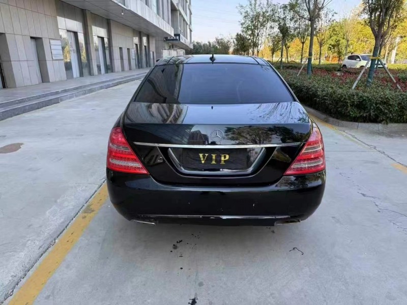 济宁13年奔驰S9