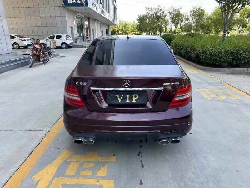 济宁13年奔驰C9