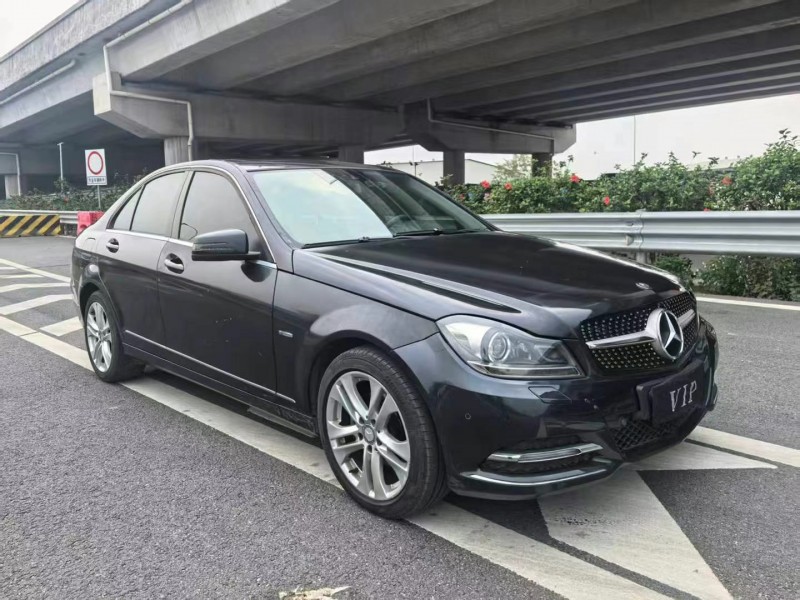 广州11年奔驰C4