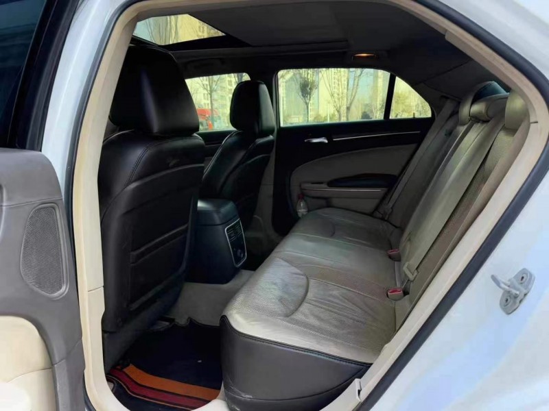 济宁13年克莱斯勒300C6