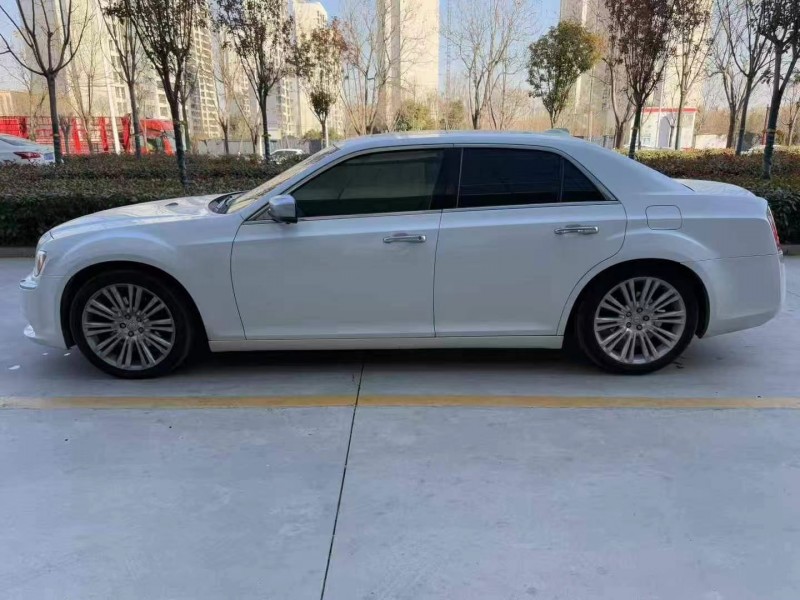 济宁13年克莱斯勒300C7