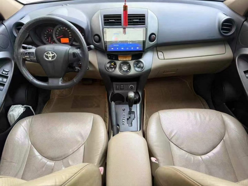 济宁12年丰田RAV44