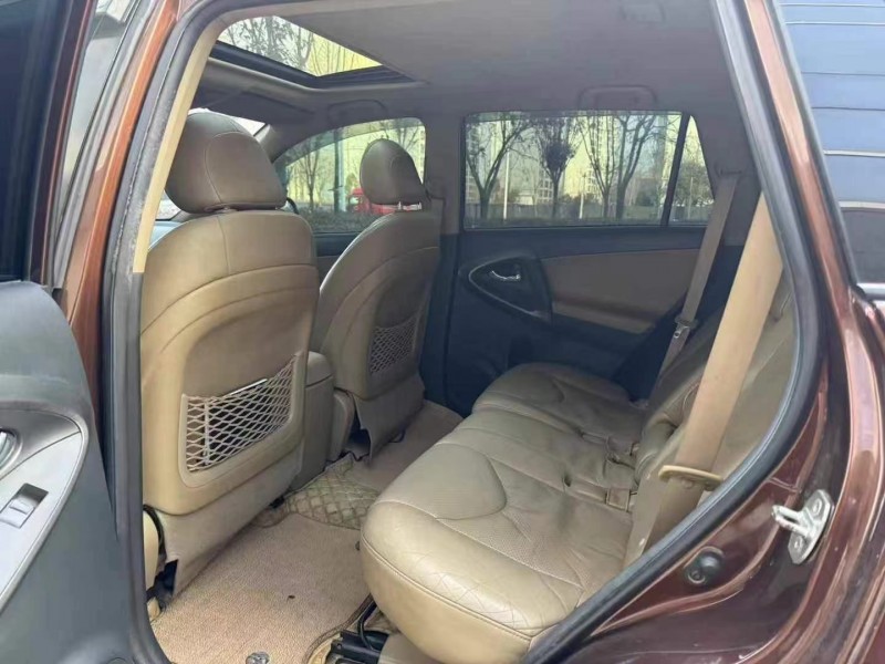 济宁12年丰田RAV46