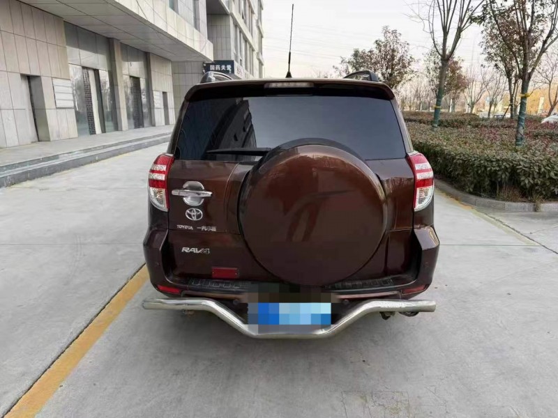 济宁12年丰田RAV49
