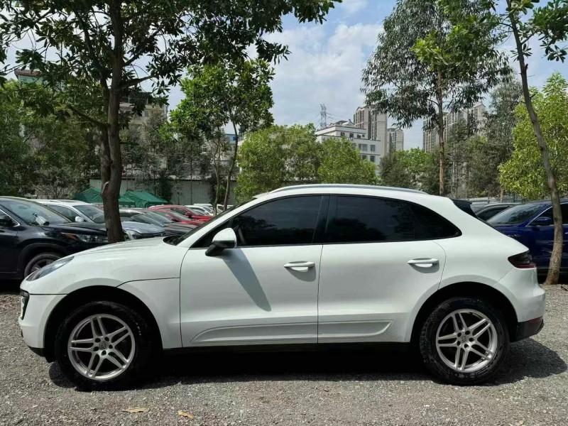 广州16年保时捷Macan6