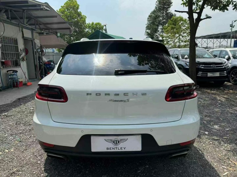 广州16年保时捷Macan9