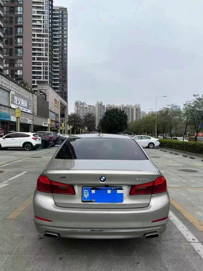 广州19年宝马5系9