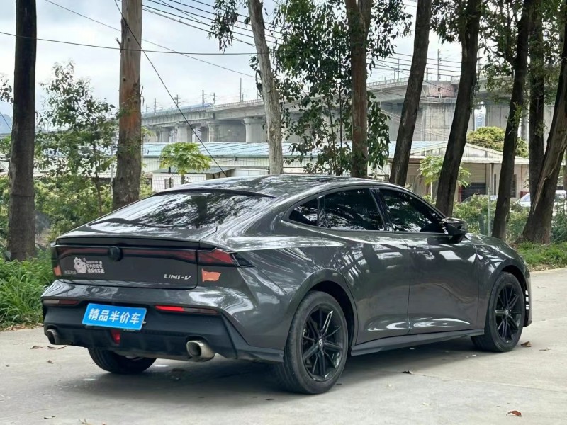 東莞22年長安汽車UNI5