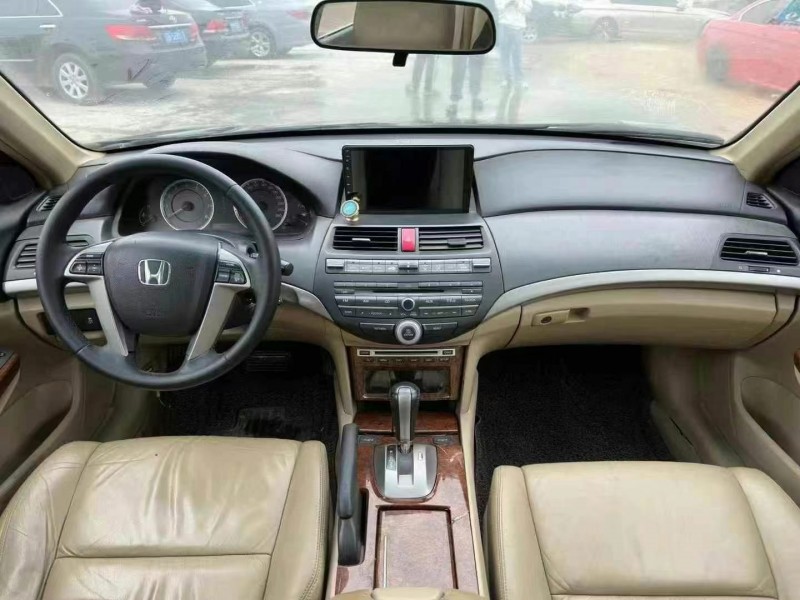 广州12年本田雅阁4