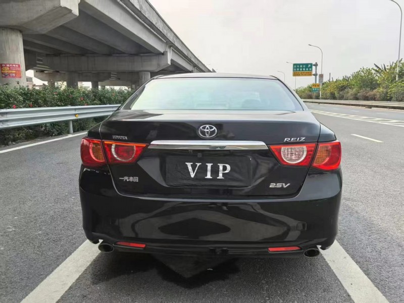 广州11年丰田锐志5