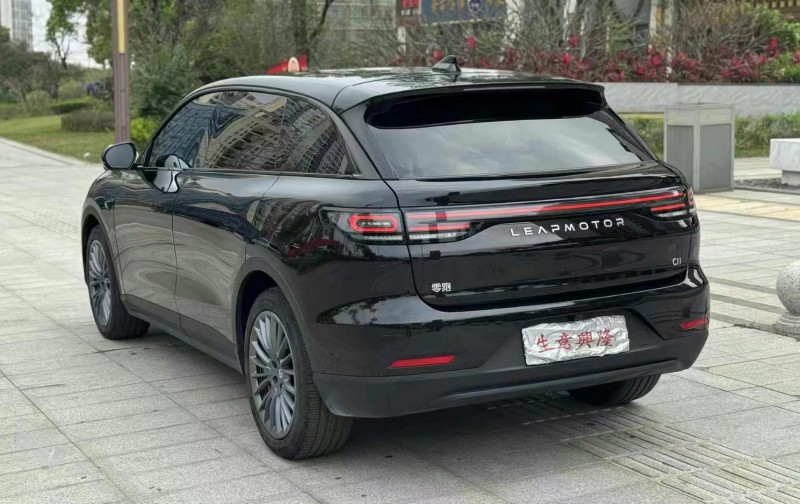 中山24年零跑汽車C117