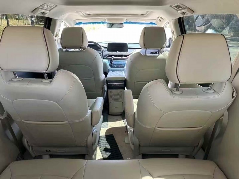 济宁21年别克GL85